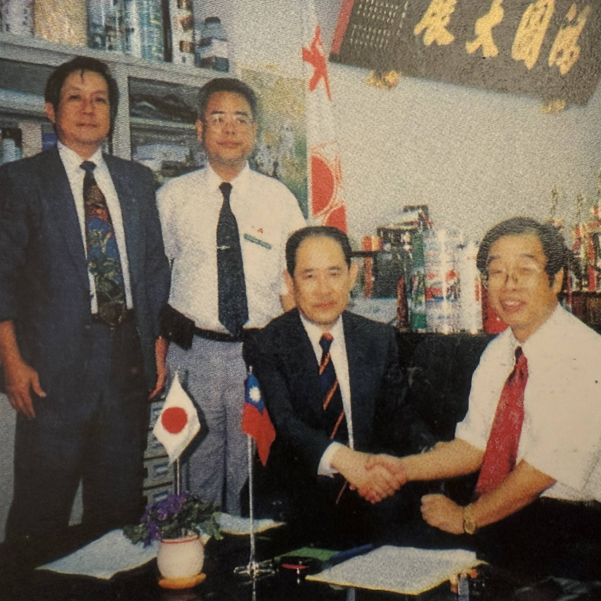東昕早期團隊